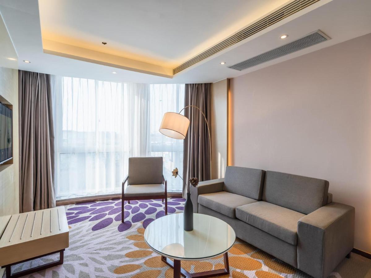 Lavande Hotel Luzhou Wanda Plaza Southwest Commercial City Extérieur photo